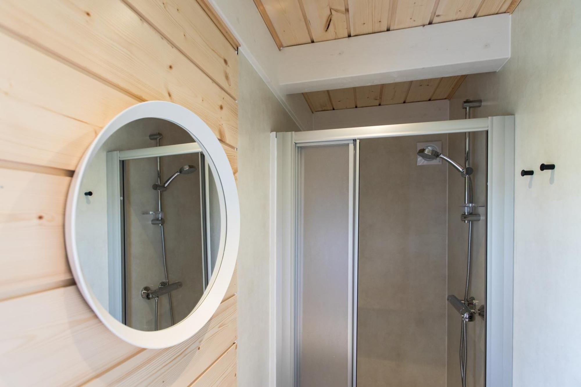 דירות דוקום Tiny House - Optioneel Met Hottub מראה חיצוני תמונה
